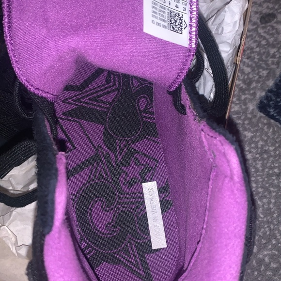 Converse all star size 10 men used one time - Picture 2 of 3